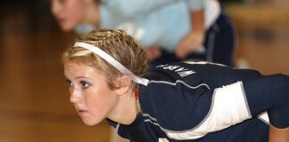 Czemu siatkarze mają plastry na palcach?