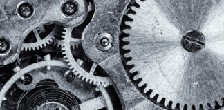 Jak prawidłowo ustawić silnik zaburtowy?