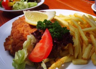 Co zrobić żeby panierka nie odchodziła od kotleta schabowego?