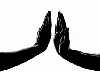 Czy można chwycić psa za kark?