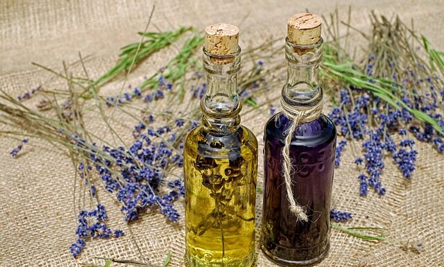 Czy olejek zapachowy można dodać do prania?