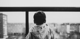 Jak rozpoznać, że z dzieckiem dzieje się coś złego